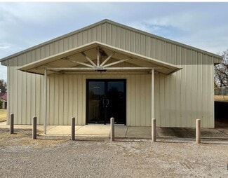 Plus de détails pour 601 1st St, Cement, OK - Spécialité à vendre