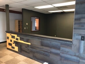 2440 W Commodore Way, Seattle, WA for lease Interior Photo- Image 2 of 4