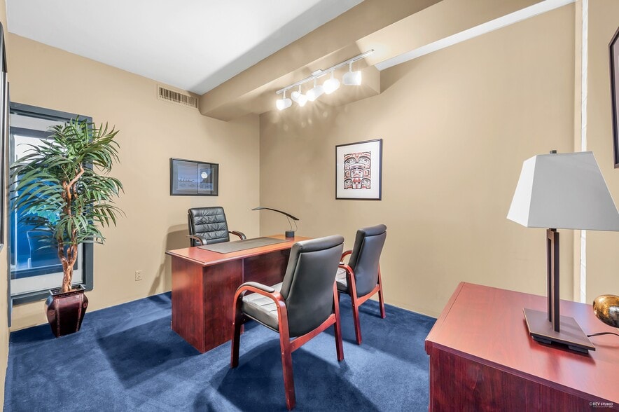 2065 W 4th Ave, Vancouver, BC à vendre - Photo intérieure - Image 3 de 7