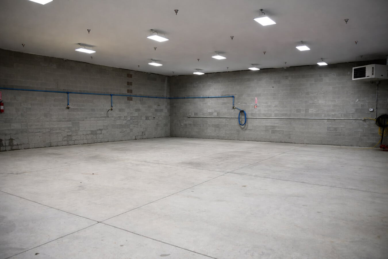 163 Reagan Ln #4 & 5, Eatonville, WA 98328 - Unit 4 & 5 - - Interior Photo - Image 1 of 10