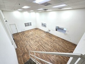 1642 E 23rd St, Los Angeles, CA à louer Photo intérieure- Image 2 de 10