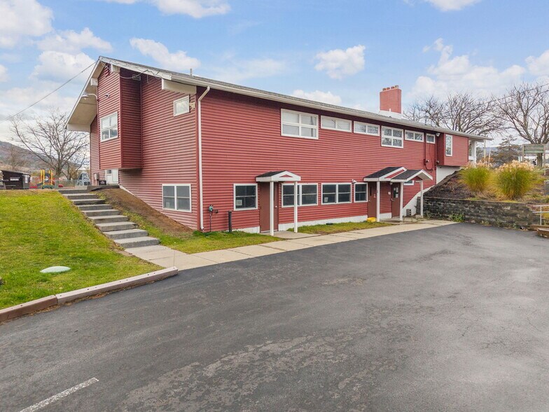 4956 NY-30, Schoharie, NY à vendre - Photo du bâtiment - Image 3 de 47