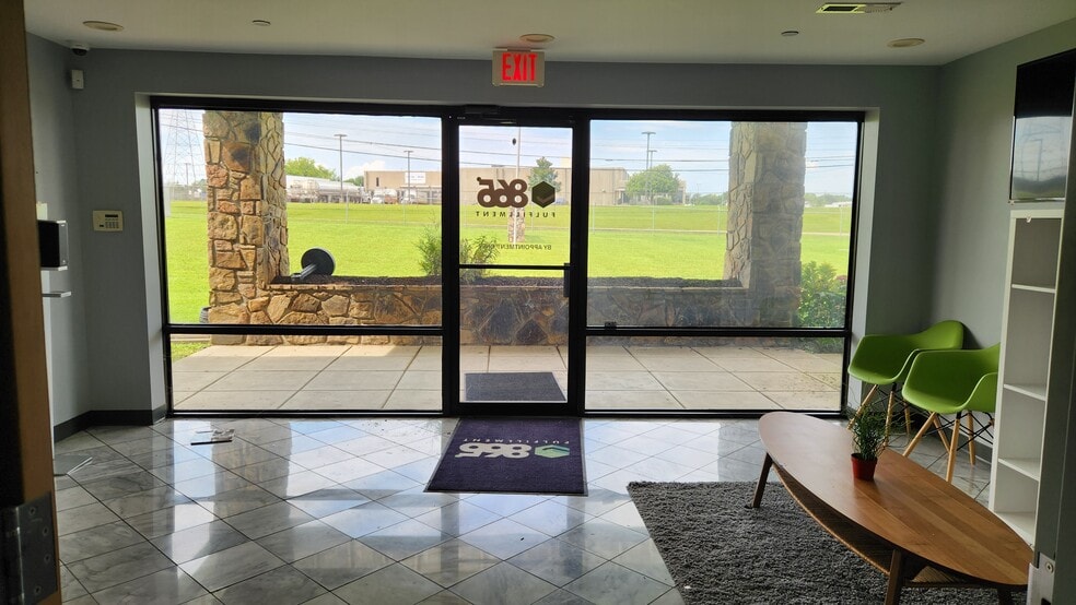 2661 Byington Solway Rd, Knoxville, TN for lease - Building Photo - Image 2 of 14