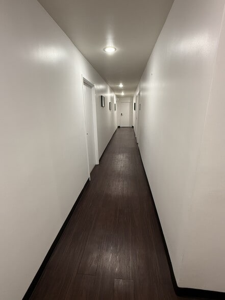 14673 Parthenia St, Panorama City, CA for lease - Building Photo - Image 3 of 7