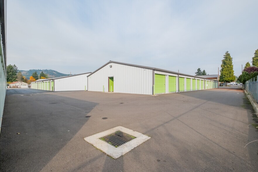 1294 44th Ave, Sweet Home, OR à vendre - Photo du bâtiment - Image 3 de 14