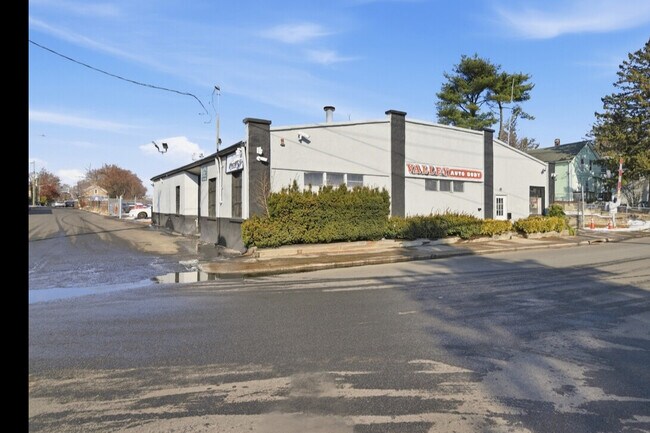 Plus de détails pour 59 W Church St, Spring Valley, NY - Commerce de détail à vendre