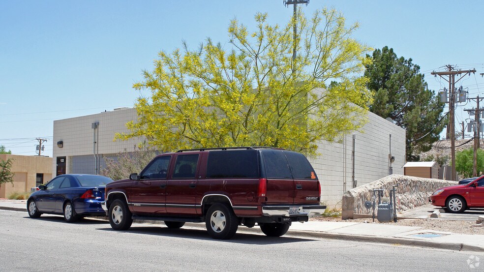 122 W Castellano Dr, El Paso, TX for sale - Building Photo - Image 2 of 2
