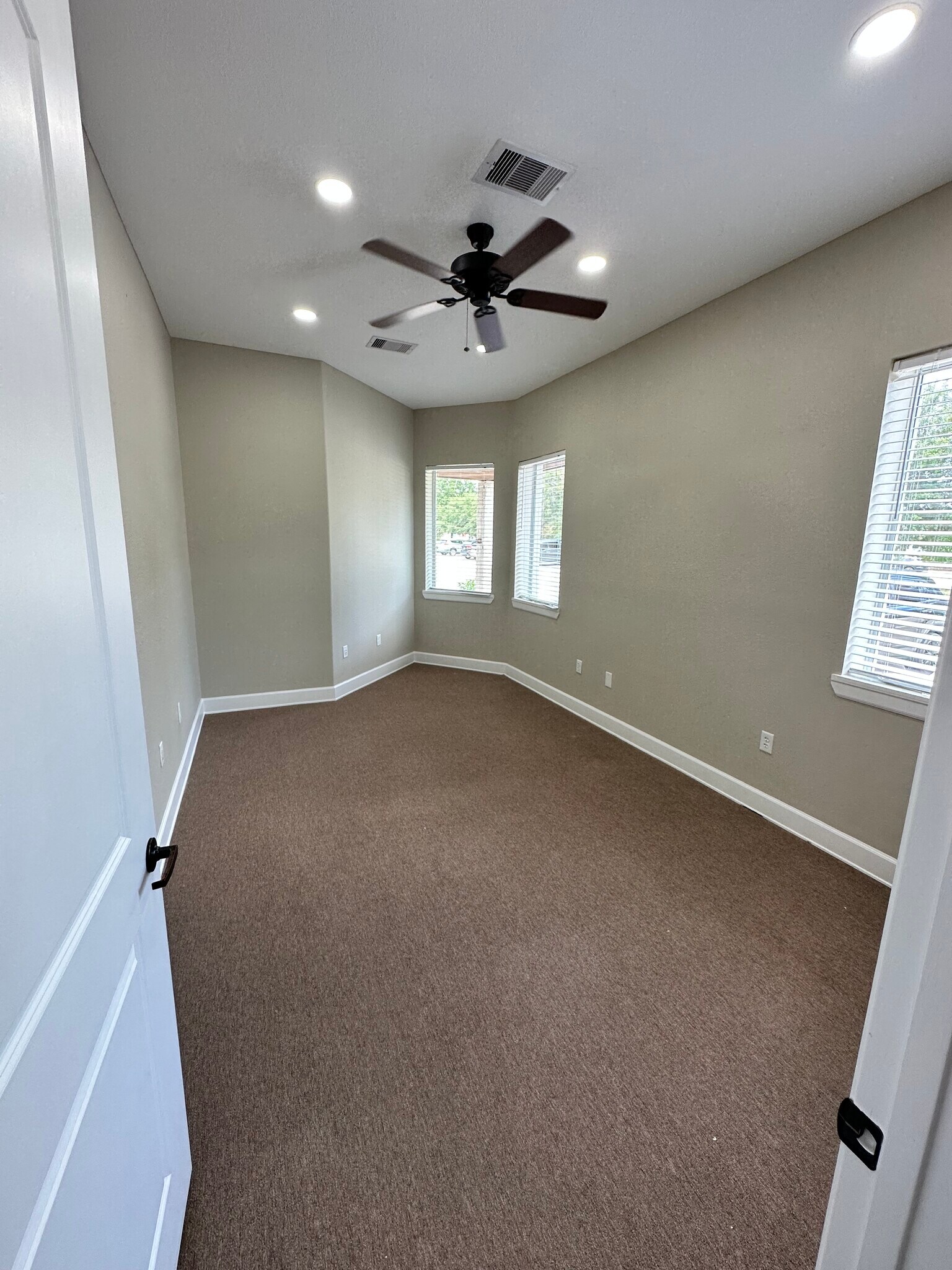 1110 S Friendswood Dr, Friendswood, TX à louer Photo du bâtiment- Image 1 de 20