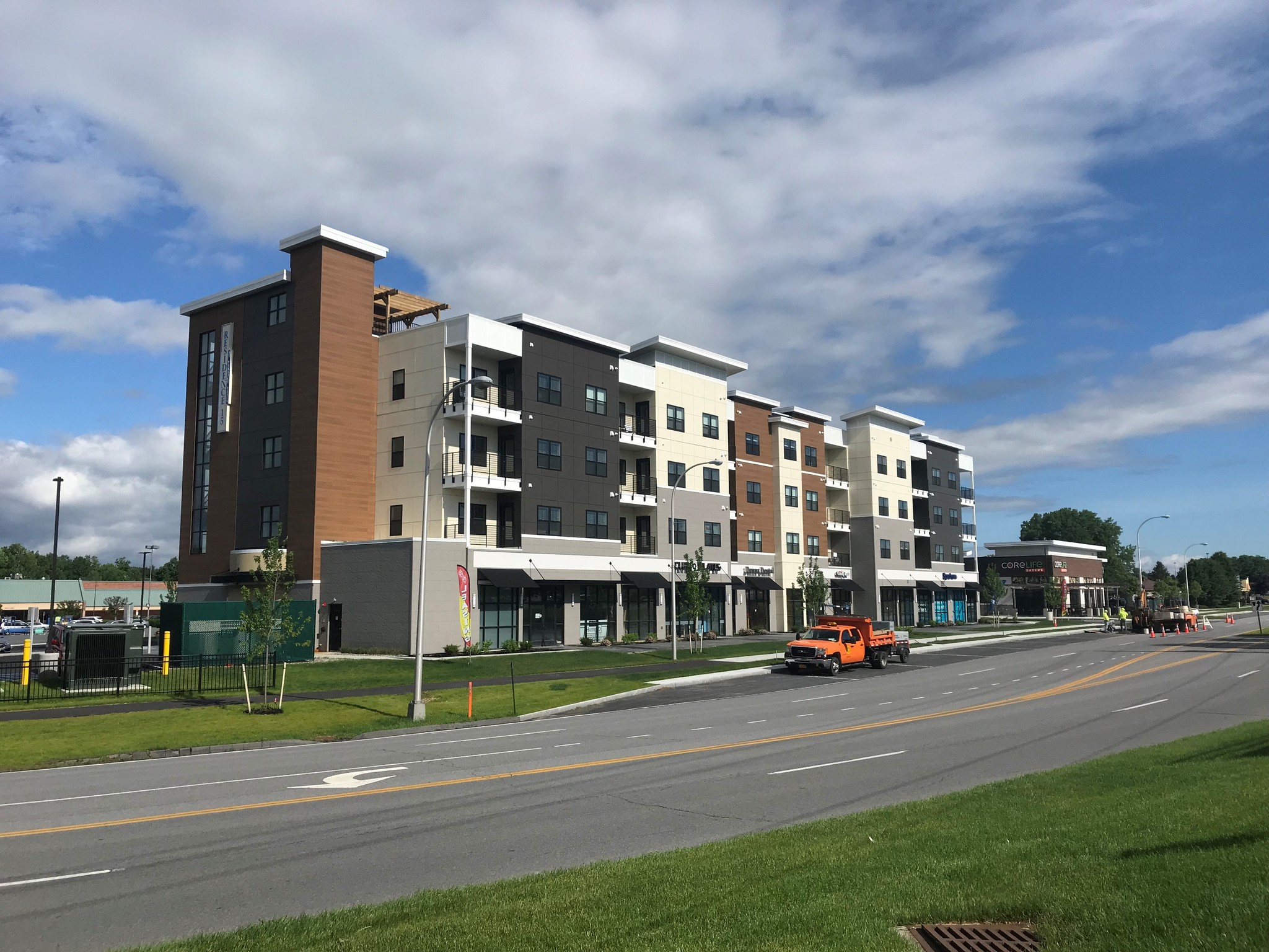 15 Clifton Country Rd, Clifton Park, NY à louer Photo du bâtiment- Image 1 de 6