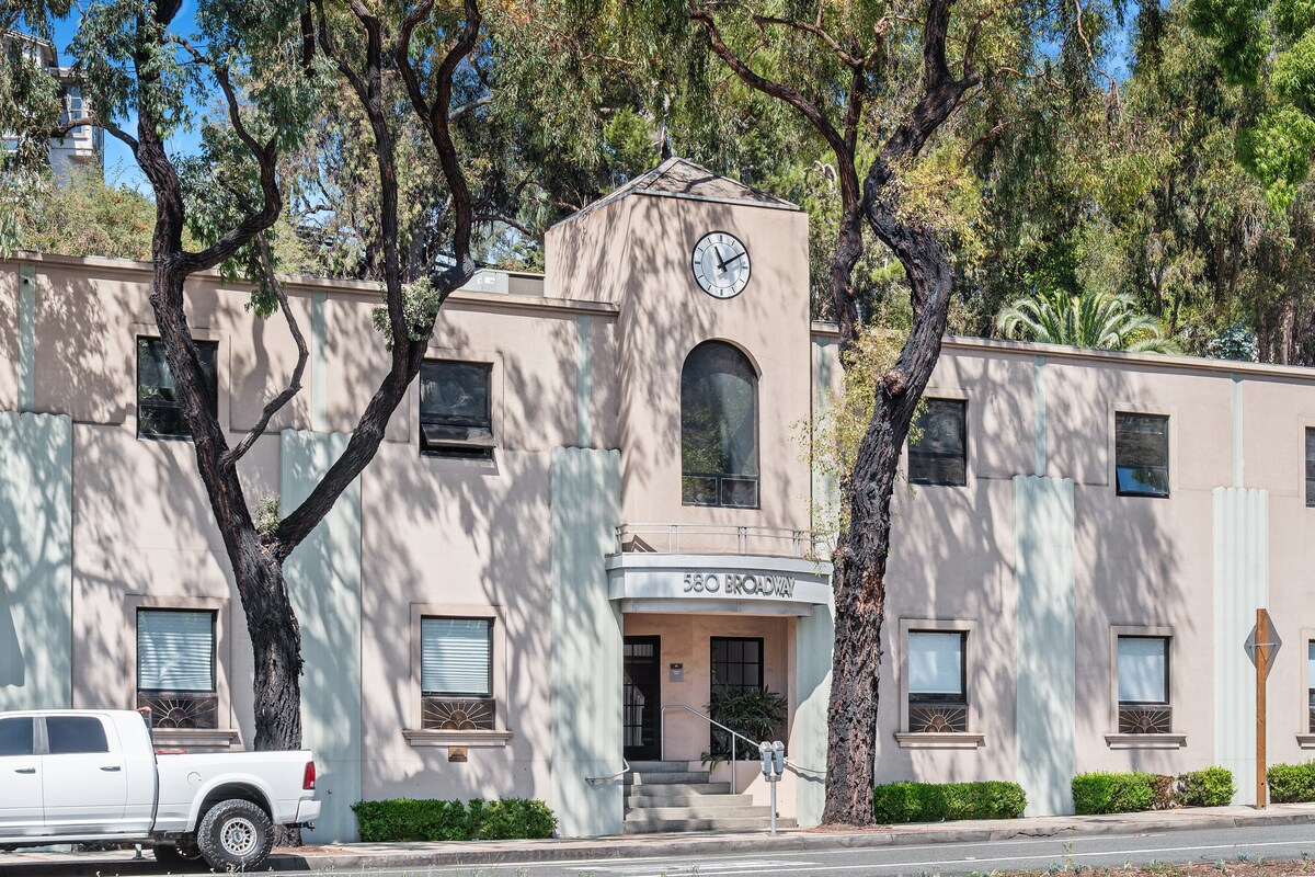 580 Broadway St, Laguna Beach, CA à louer Photo principale- Image 1 de 16