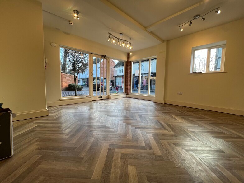 39 Bell St, Sawbridgeworth à louer - Photo du bâtiment - Image 3 de 3