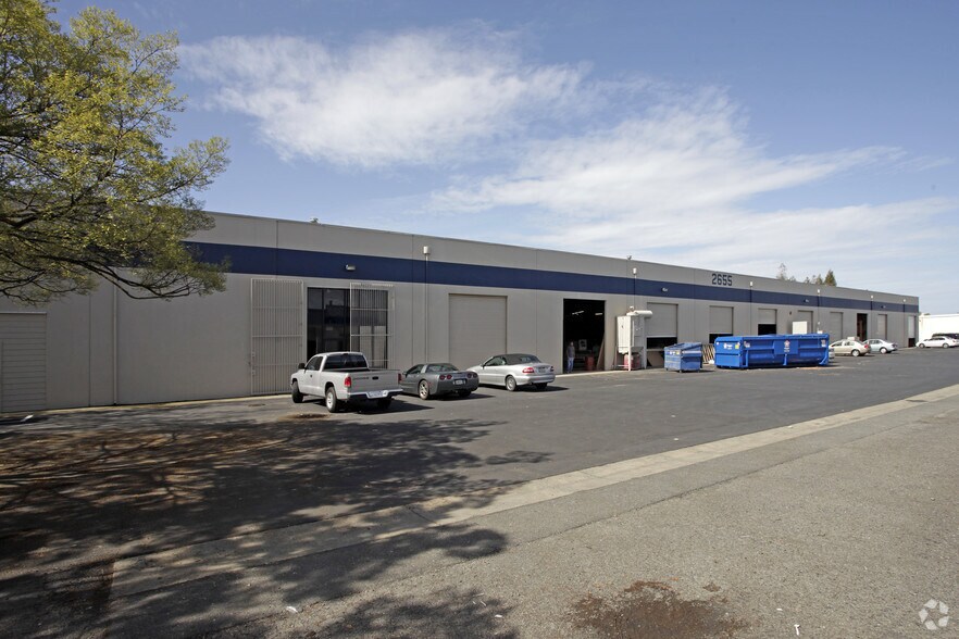 2655 Land Ave, Sacramento, CA à louer - Photo du bâtiment - Image 3 de 18