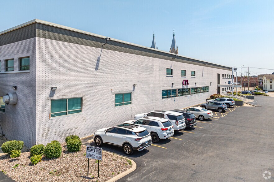 51 W Jackson St, Joliet, IL à louer - Photo du bâtiment - Image 2 de 4