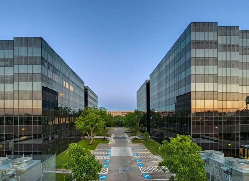 6575 West Loop South, Bellaire, TX à louer - Photo du bâtiment - Image 2 de 57