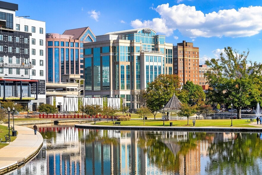 100 Church St SW, Huntsville, AL à louer - Photo du bâtiment - Image 3 de 24