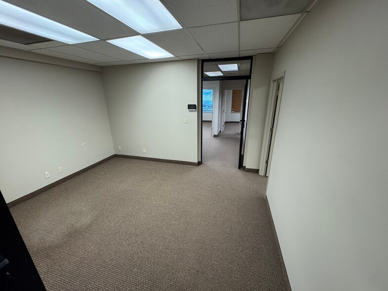 205 E 11th St, Vancouver, WA for lease - Building Photo - Image 3 of 7
