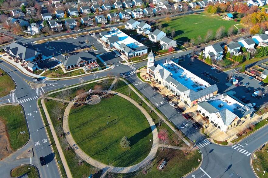 1 W Broad Way, Lovettsville, VA for lease - Building Photo - Image 3 of 7