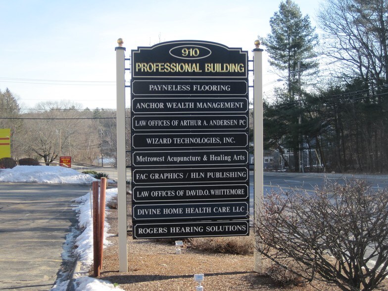 910 Boston Post Rd E, Marlborough, MA à louer - Photo du bâtiment - Image 2 de 14