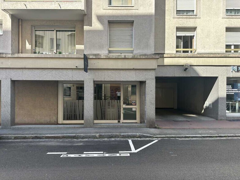 Office in Fontaines-sur-Saône for sale - Building Photo - Image 3 of 8