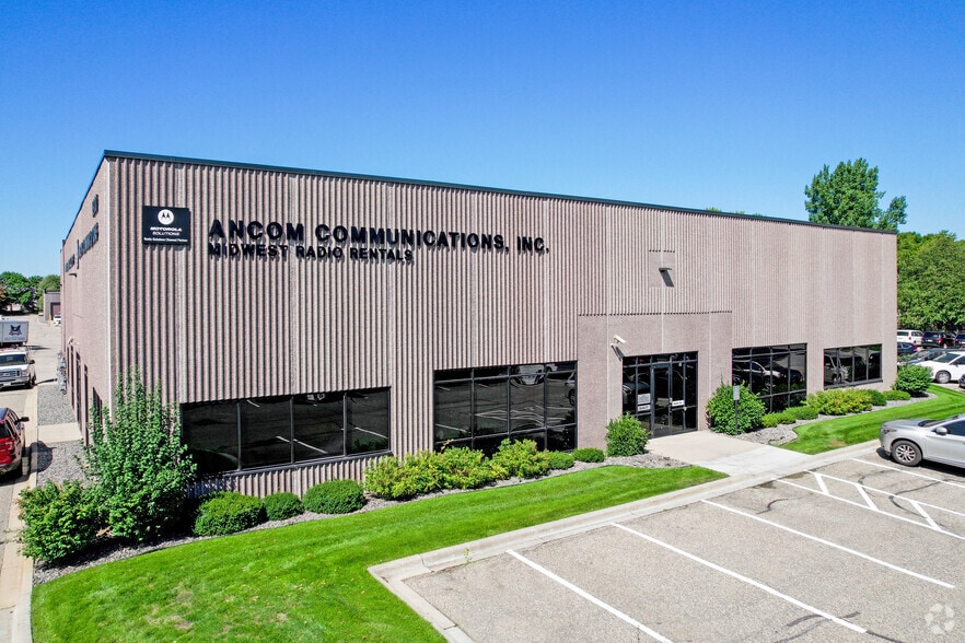 1800 Cliff Rd E, Burnsville, MN for lease - Primary Photo - Image 1 of 4