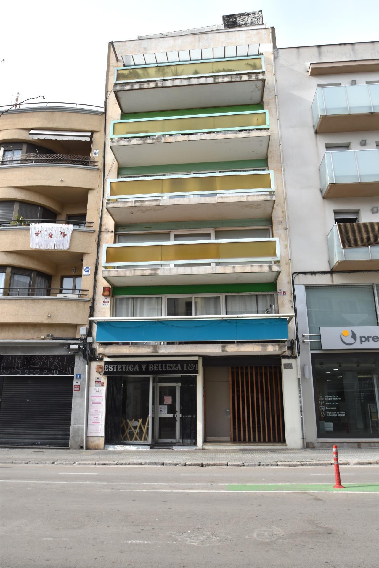 Office/Retail in Vilanova i la Geltrú, Barcelona for lease Primary Photo- Image 1 of 5