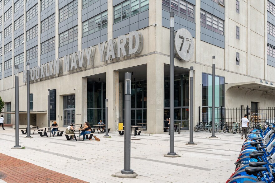 Brooklyn Navy Yard - Building 77, Brooklyn, NY à louer - Photo du bâtiment - Image 2 de 4