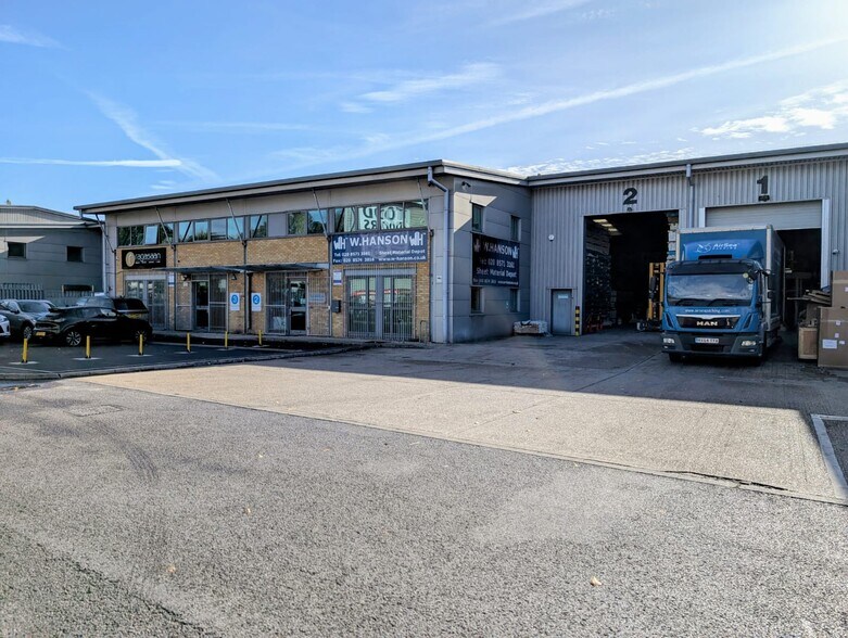 Northolt Trading Estate, Northolt à louer - Photo du bâtiment - Image 1 de 2
