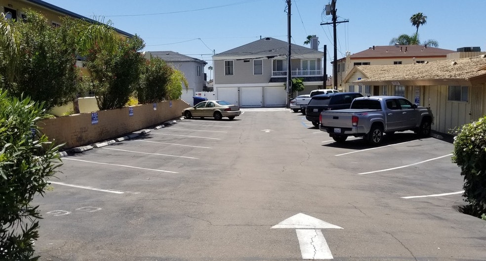 4747 Mission Blvd, San Diego, CA for lease - Building Photo - Image 3 of 18