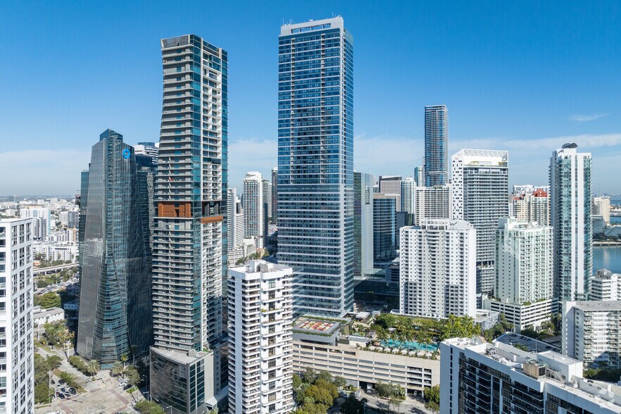 1441 Brickell Ave, Miami, FL à louer - Photo du bâtiment - Image 2 de 7