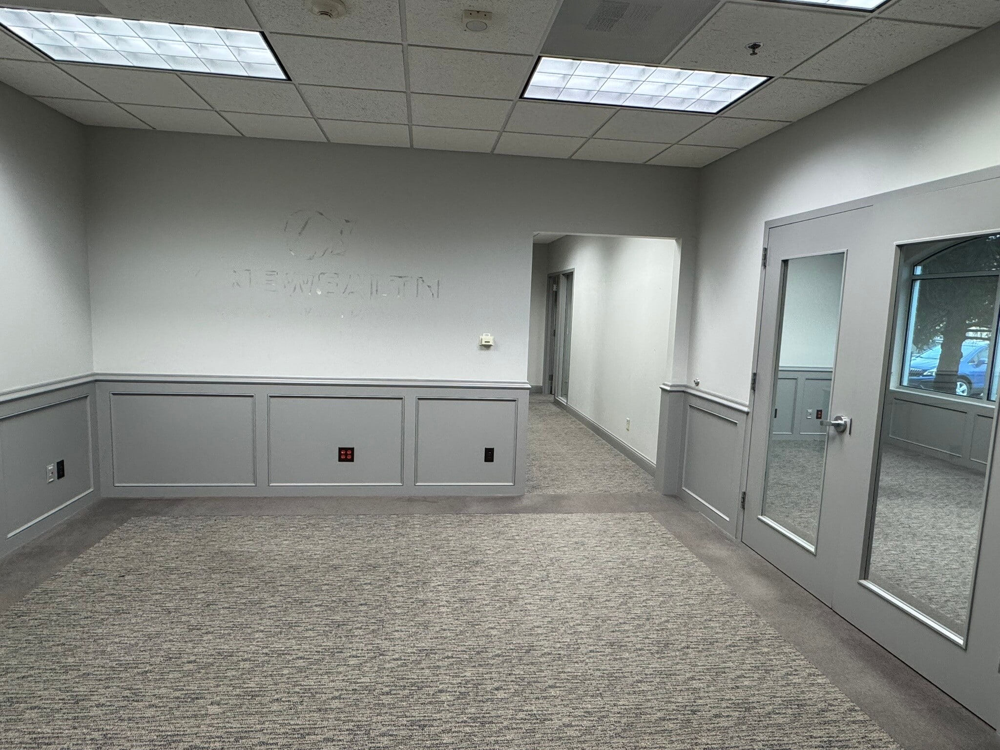 6600 Westown Pky, West Des Moines, IA for lease Interior Photo- Image 1 of 5