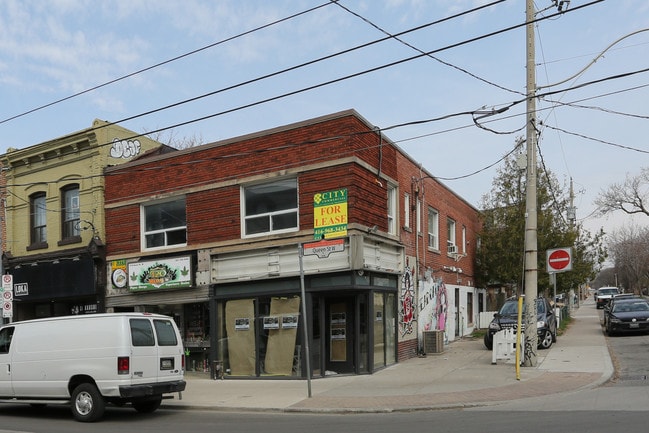 More details for 616-618 Queen St W, Toronto, ON - Retail for Lease