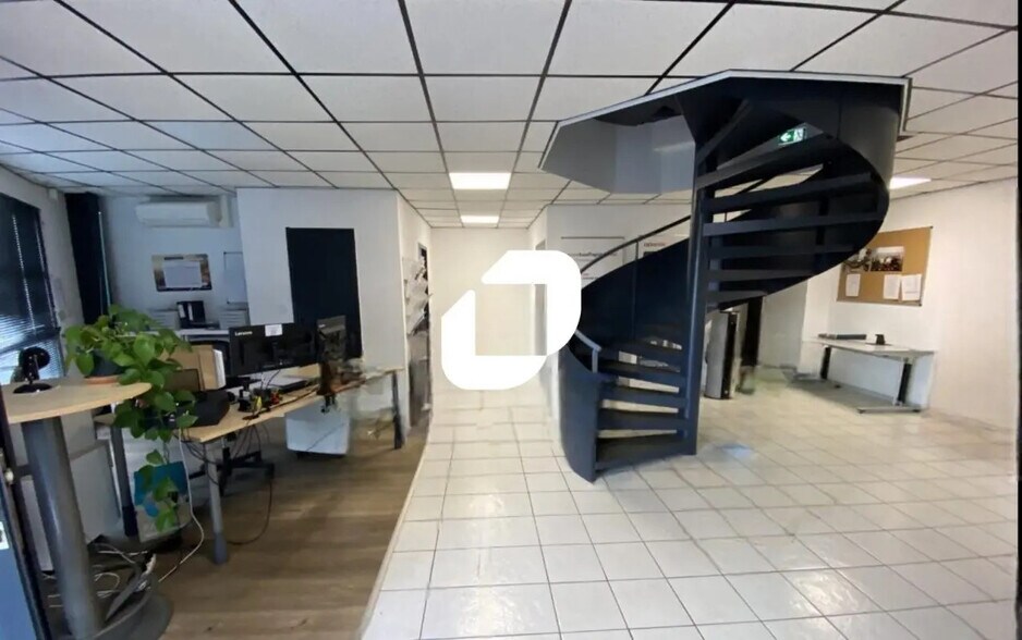 Bureau dans Couëron à louer - Photo du bâtiment - Image 1 de 5