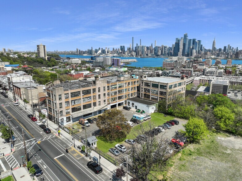 600 Palisade Ave, Union City, NJ à louer - Aérien - Image 3 de 20