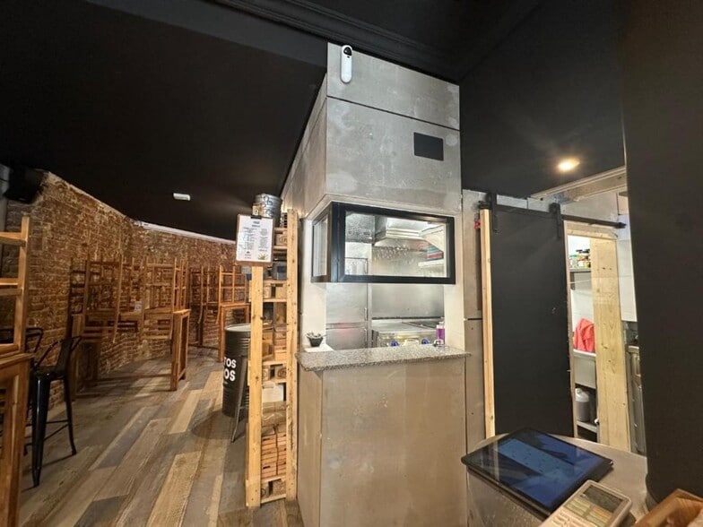 Retail in Madrid, Madrid for lease - Building Photo - Image 2 of 4