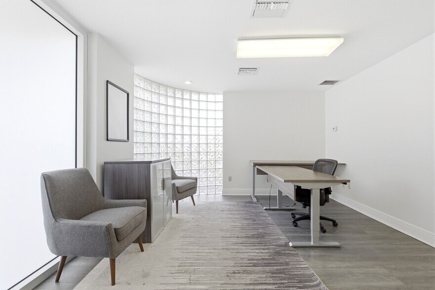 611 NE 13th St, Fort Lauderdale, FL for lease - Building Photo - Image 3 of 30