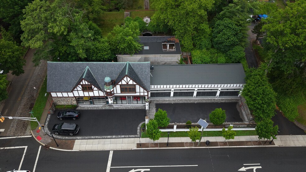 821 Kinderkamack Rd, River Edge, NJ à louer - Photo du bâtiment - Image 2 de 12