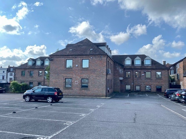 6 London Rd, Newbury for lease - Building Photo - Image 2 of 5