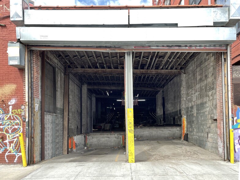 538 Johnson Ave, Brooklyn, NY à louer - Photo du bâtiment - Image 2 de 10