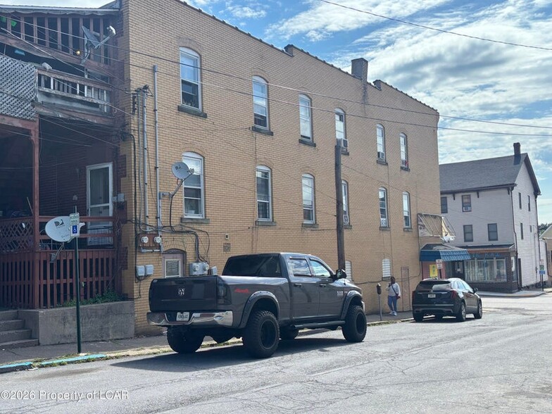 60-62 N Wyoming St, Hazleton, PA for sale - Building Photo - Image 3 of 4