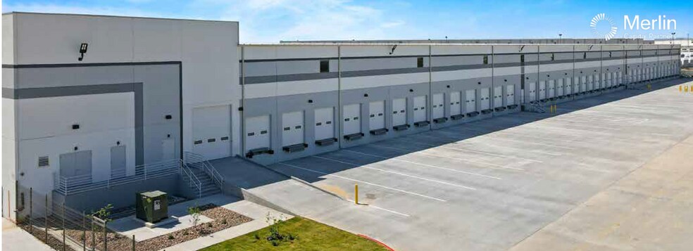 1138 Reuthinger Pky, Laredo, TX à louer - Photo du bâtiment - Image 2 de 5