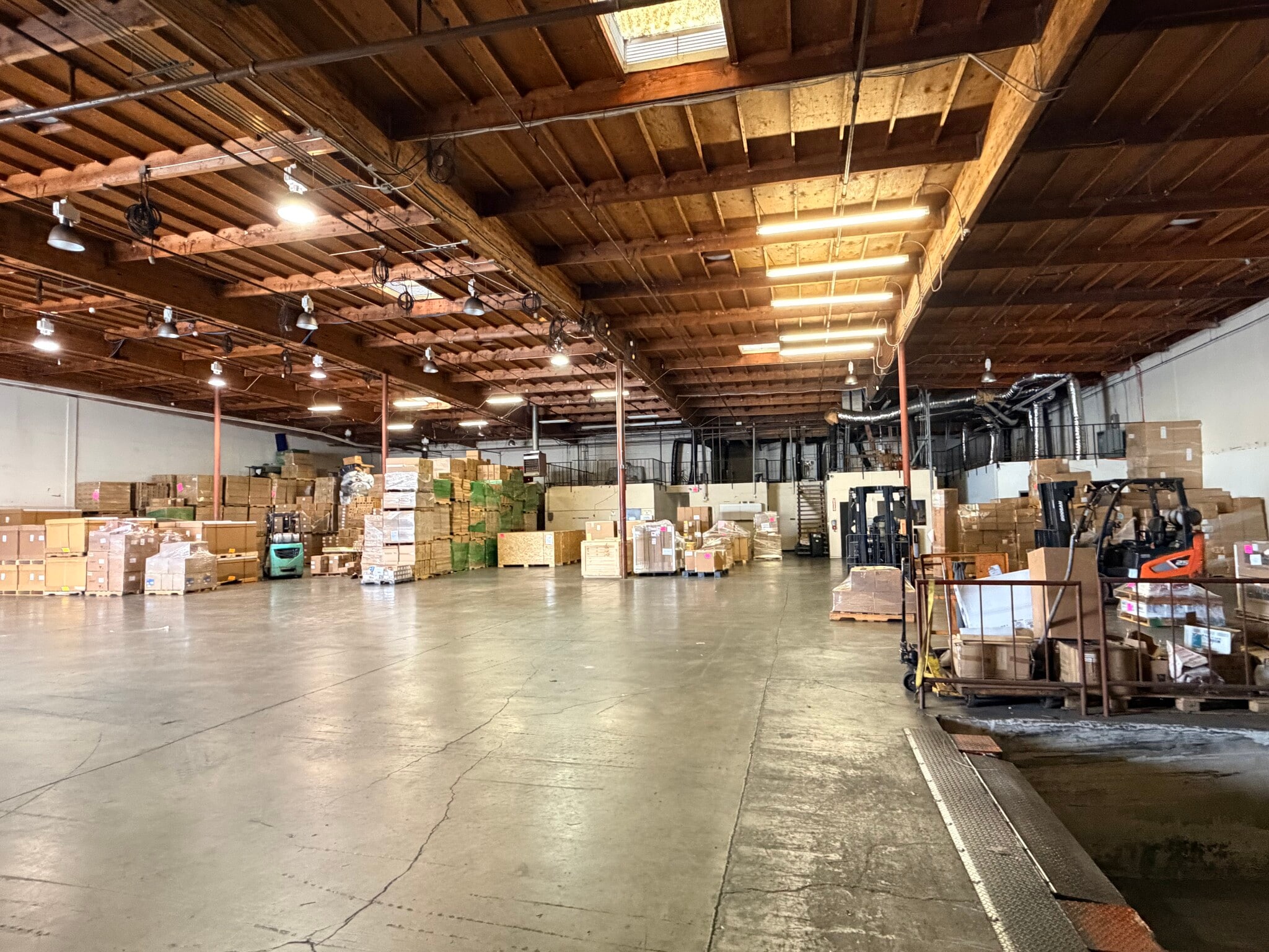 1165 W Walnut St, Compton, CA for lease Interior Photo- Image 1 of 6