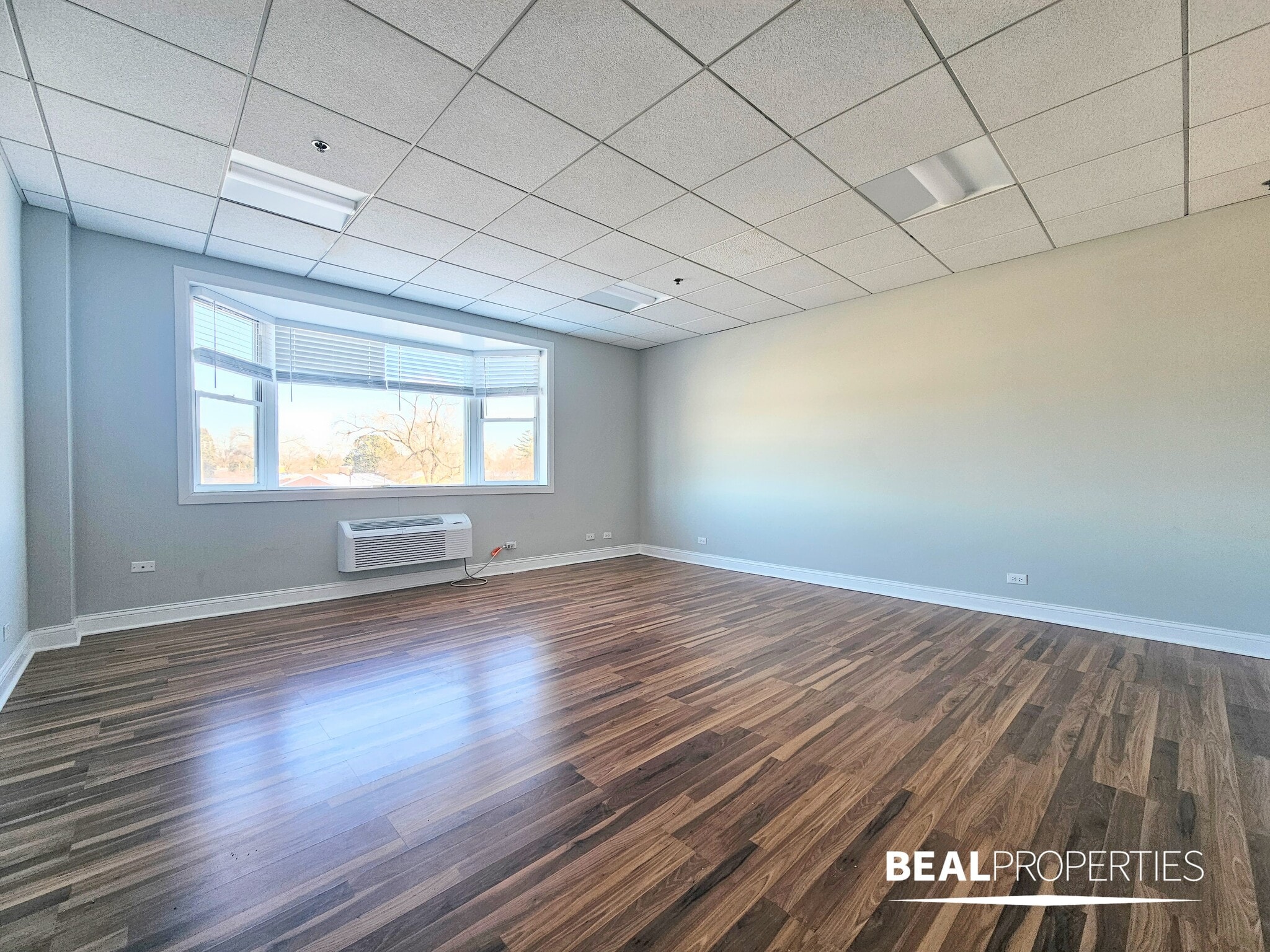 300-310 Happ Rd, Northfield, IL à louer Photo intérieure- Image 1 de 6