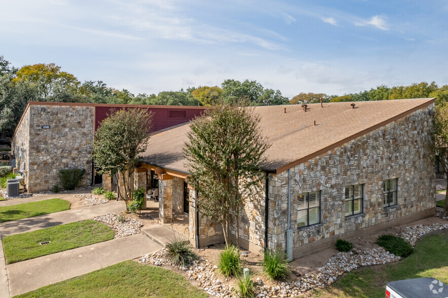 12505 Hymeadow Dr, Austin, TX à vendre - Photo principale - Image 1 de 3