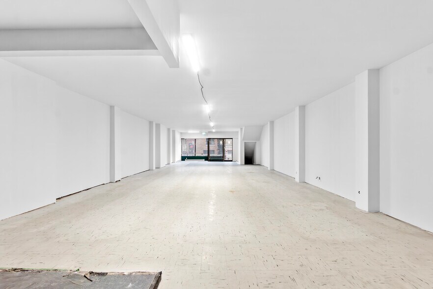 4787-4797 Rue Sainte-Catherine E, Montréal, QC for lease - Building Photo - Image 2 of 12