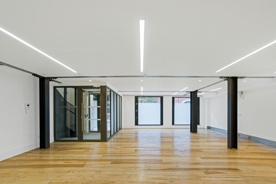 32 Parker St, London for lease - Building Photo - Image 3 of 11