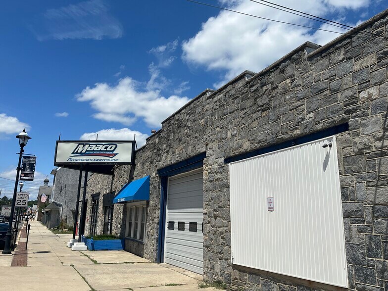 25 W 4th St, Bridgeport, PA à louer - Photo du bâtiment - Image 3 de 10