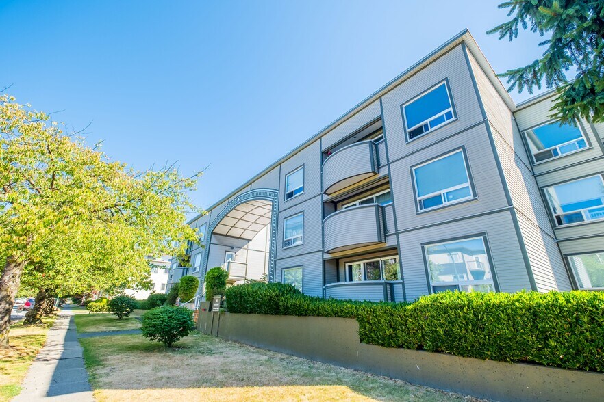 8738 French St, Vancouver, BC à vendre - Photo principale - Image 1 de 17