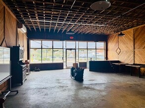 413 W Walnut St, Johnson City, TN à louer Photo intérieure- Image 2 de 8