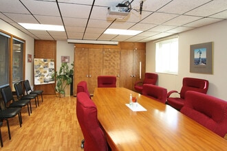 1701 S 17th St, Lincoln, NE for lease Interior Photo- Image 2 of 14