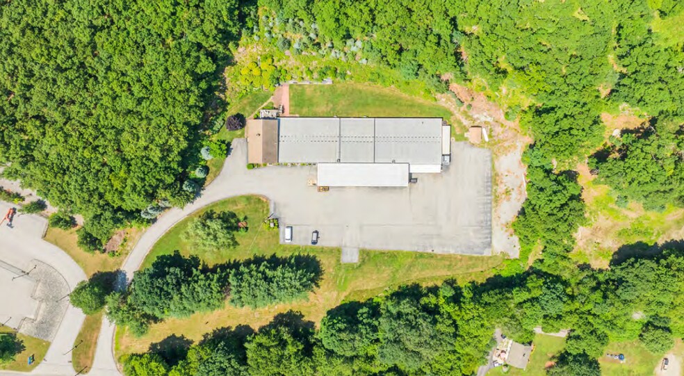 75 Oxford Ave, Dudley, MA à louer - Photo du bâtiment - Image 2 de 6